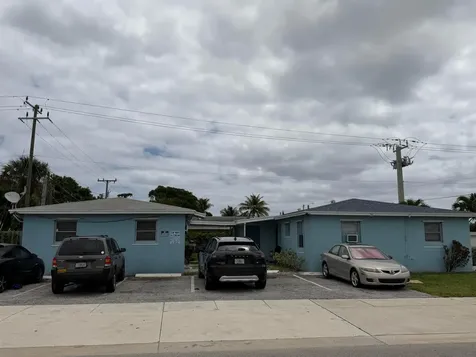 520 W Blue Heron Boulevard Riviera Beach FL 33404