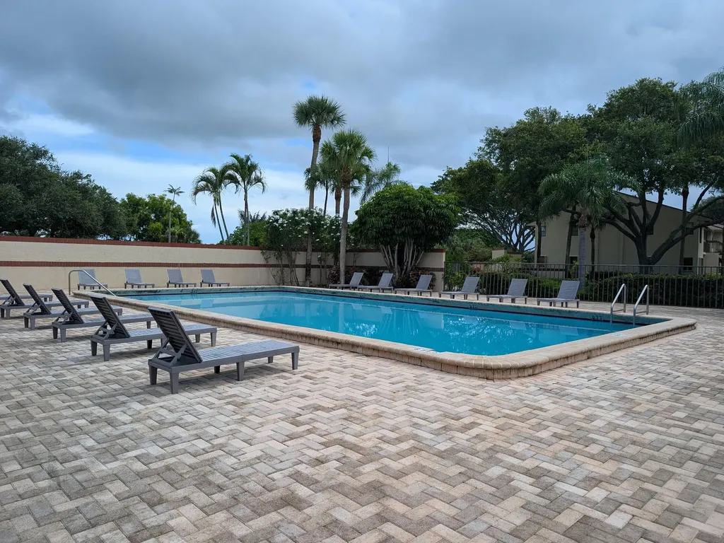 21951 Soundview Terrace Boca Raton FL 33433