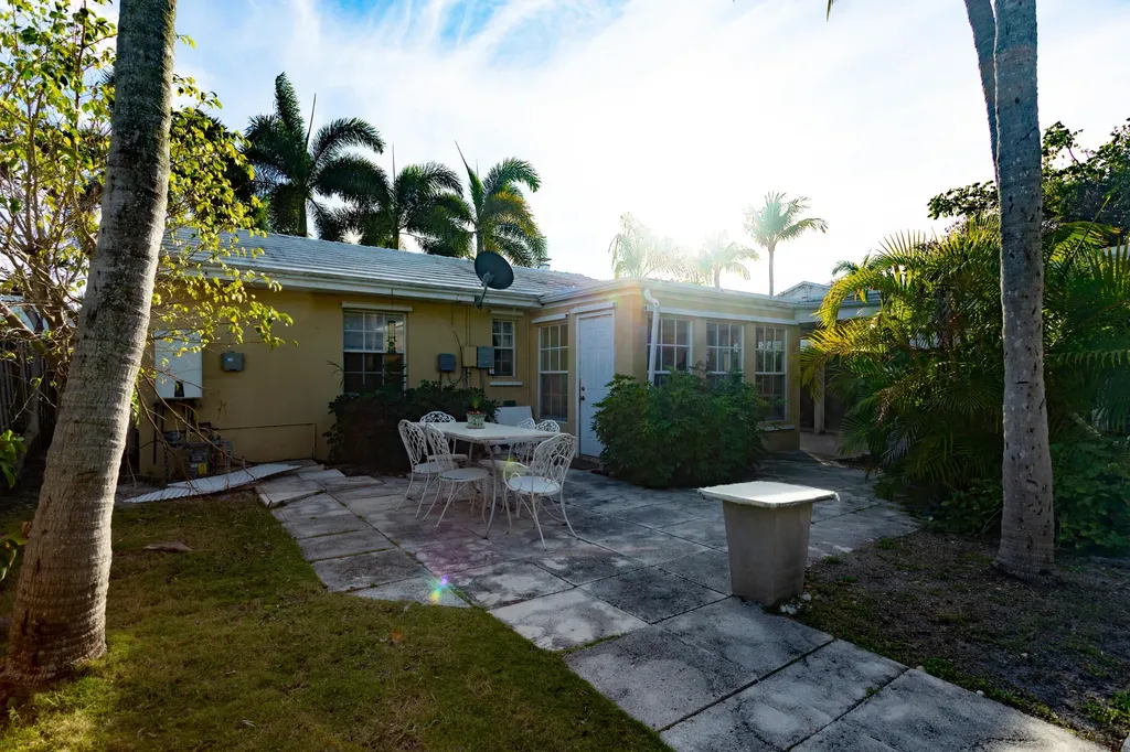 245 Cortez Road West Palm Beach FL 33405