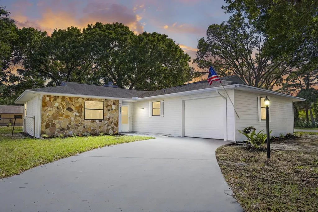 7205 Lakeland Boulevard Fort Pierce FL 34951