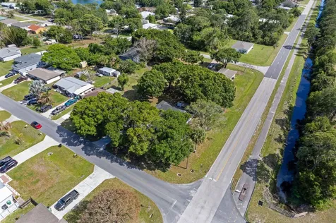 7205 Lakeland Boulevard Fort Pierce FL 34951