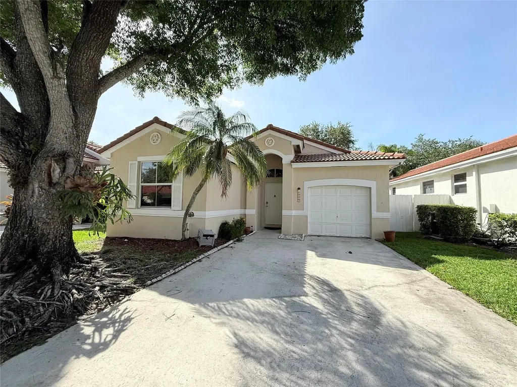 4965 SW 153rd Avenue Davie FL 33331