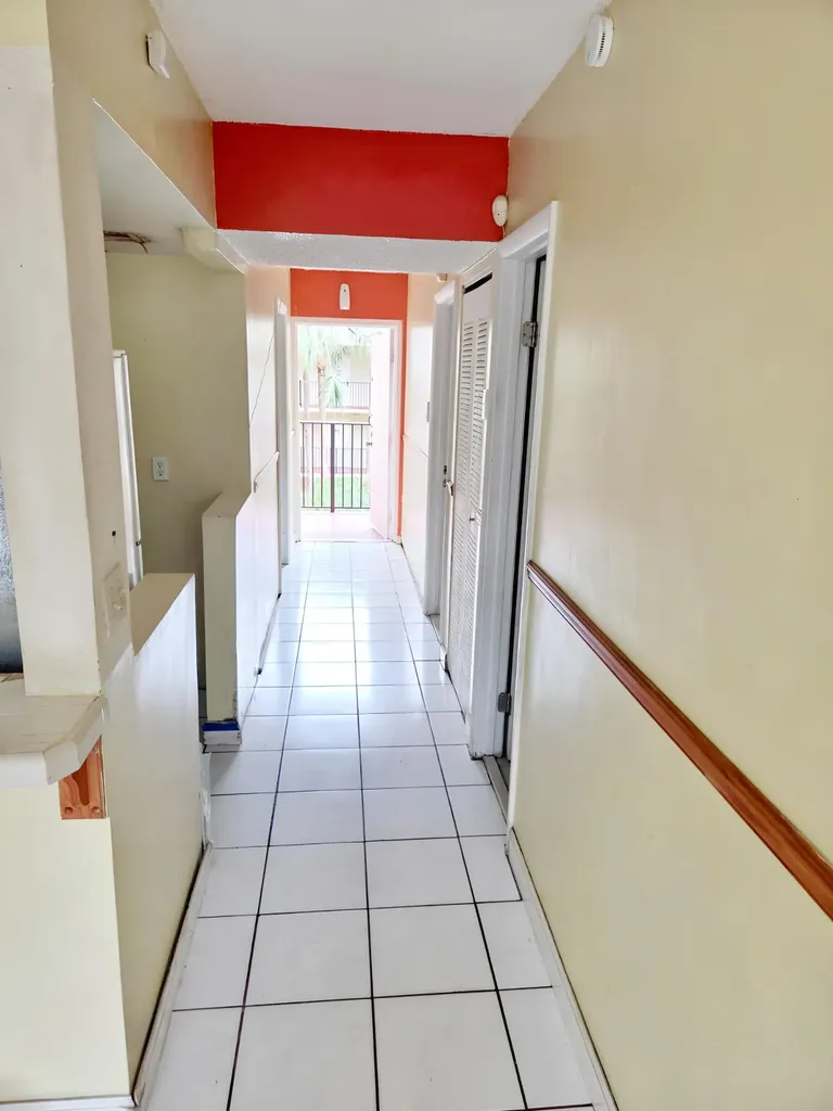 3253 Riverside Drive Coral Springs FL 33065
