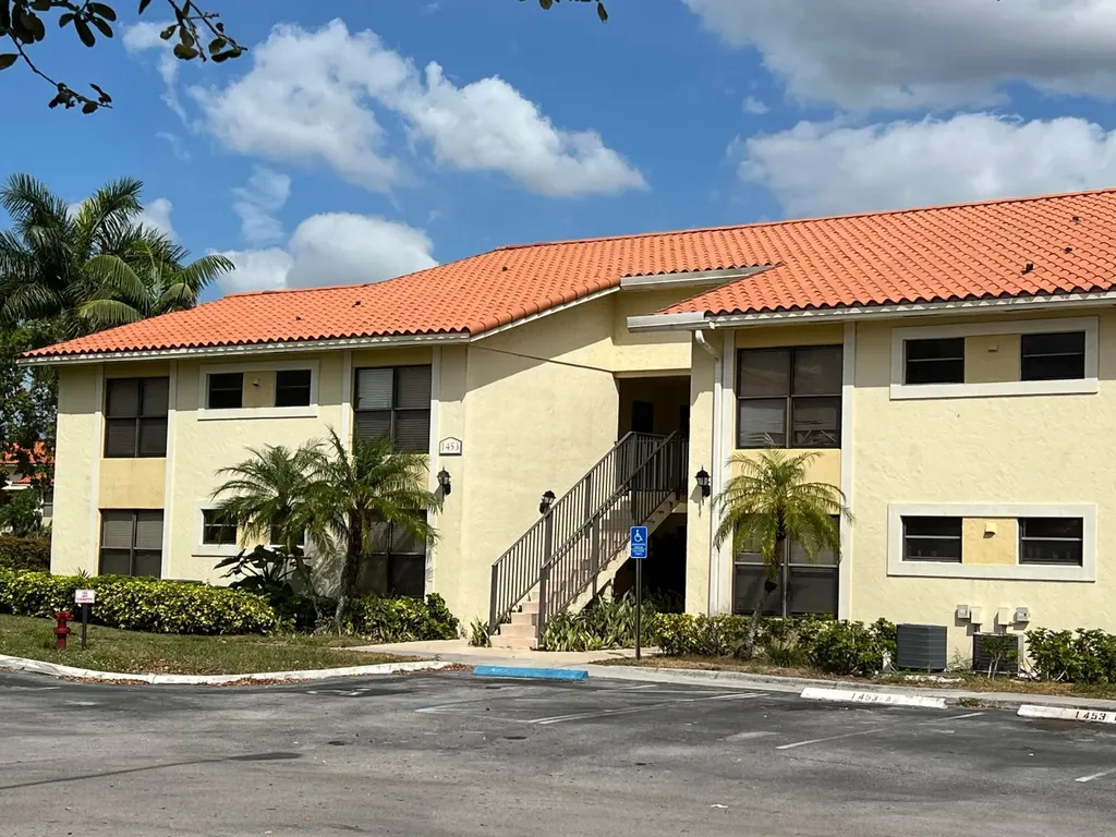1453 Lake Crystal Drive West Palm Beach FL 33411
