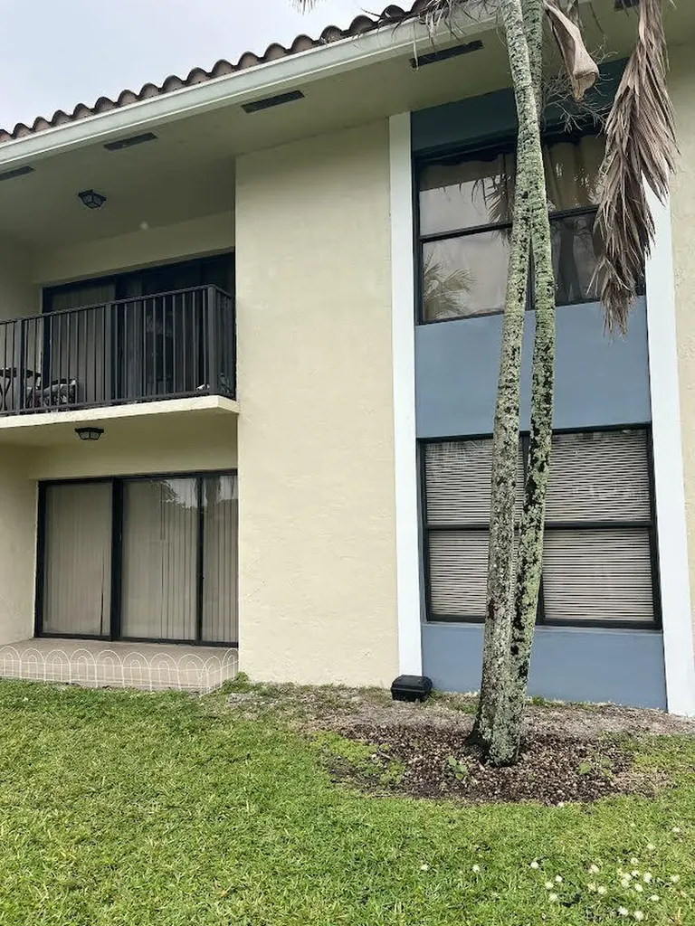1453 Lake Crystal Drive West Palm Beach FL 33411