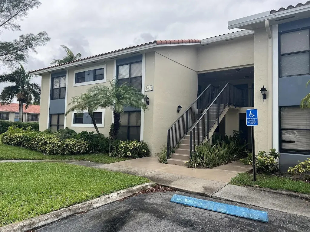 1453 Lake Crystal Drive West Palm Beach FL 33411