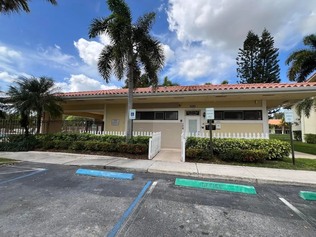 1453 Lake Crystal Drive West Palm Beach FL 33411