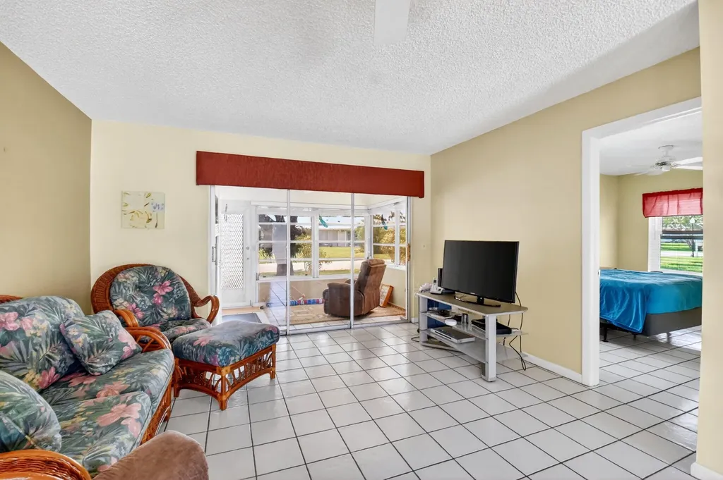 260 Cape Cod Circle Lake Worth FL 33467