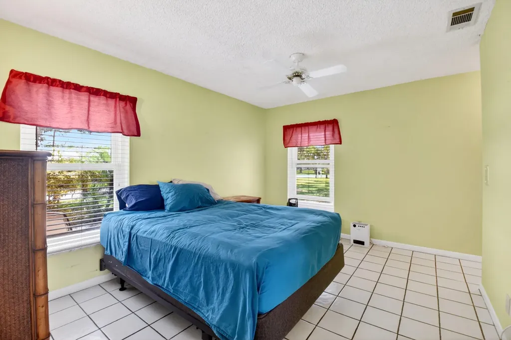 260 Cape Cod Circle Lake Worth FL 33467