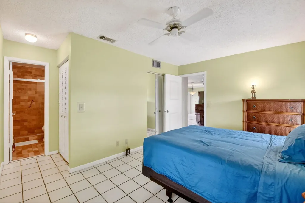 260 Cape Cod Circle Lake Worth FL 33467