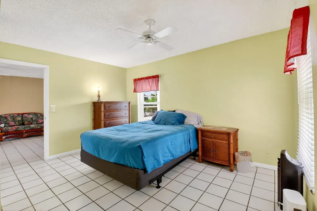 260 Cape Cod Circle Lake Worth FL 33467