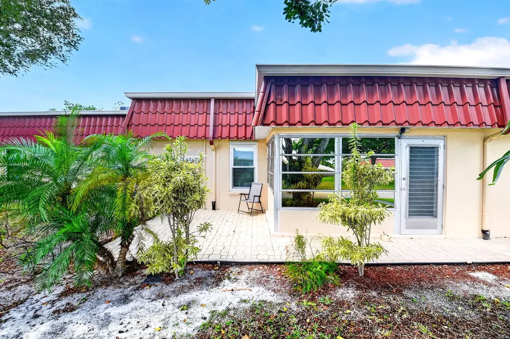 260 Cape Cod Circle Lake Worth FL 33467