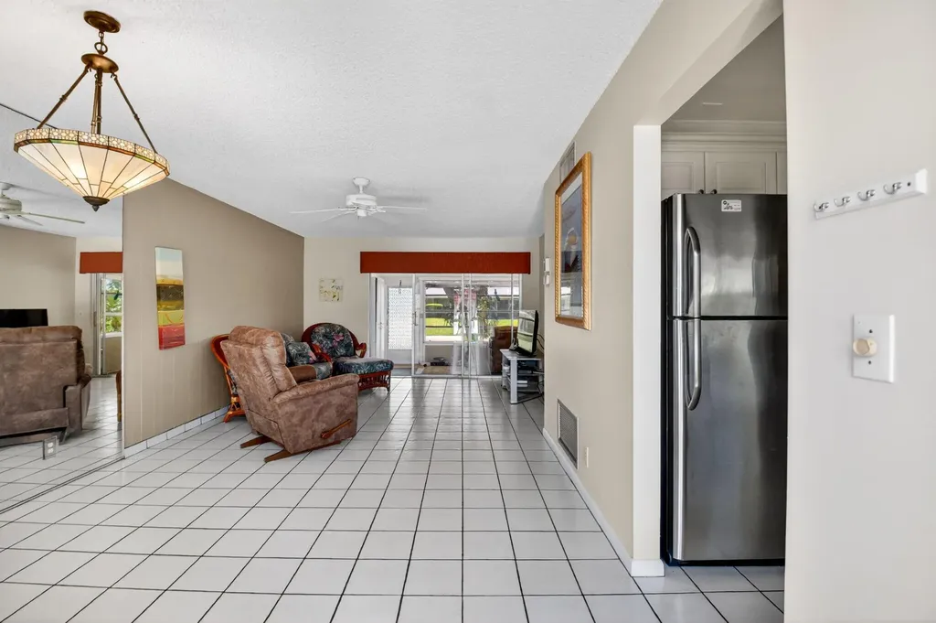 260 Cape Cod Circle Lake Worth FL 33467