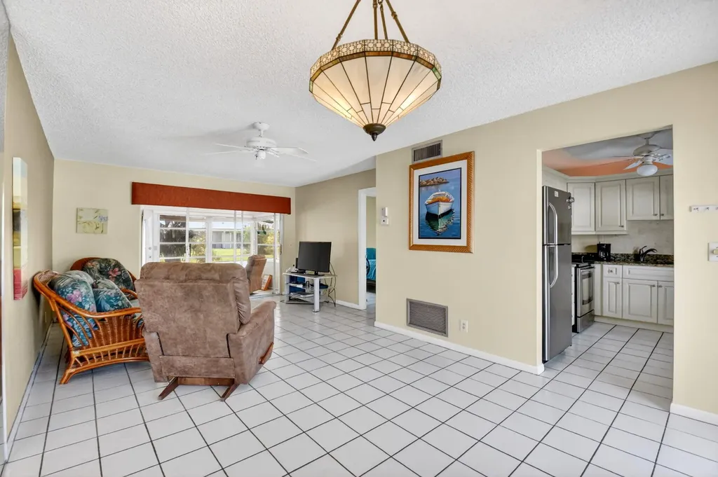 260 Cape Cod Circle Lake Worth FL 33467