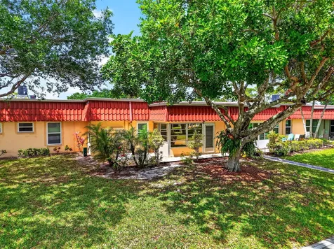 260 Cape Cod Circle Lake Worth FL 33467