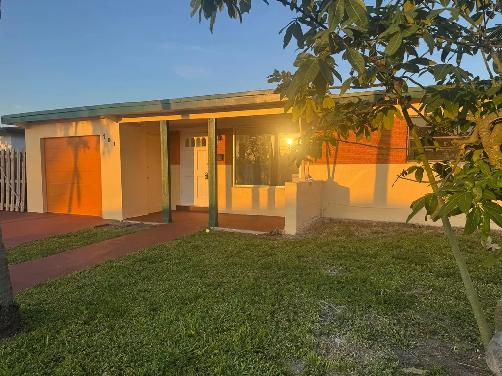 701 NW 74th Avenue Hollywood FL 33024
