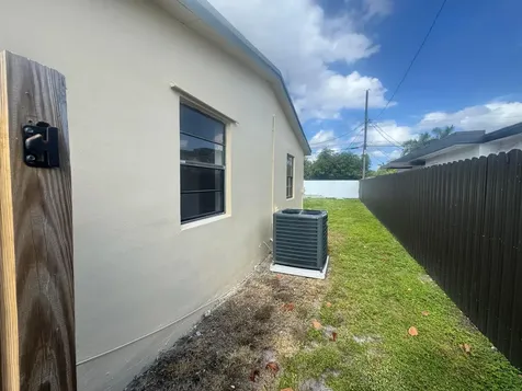 701 NW 74th Avenue Hollywood FL 33024