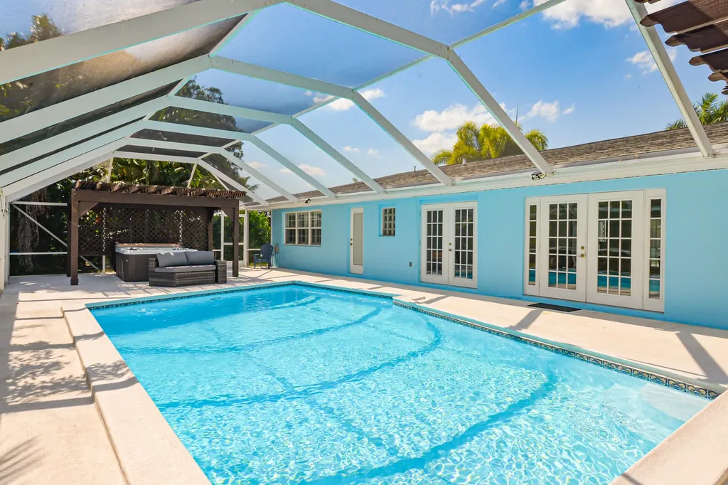1530 SE Sunshine Avenue Port St Lucie FL 34952