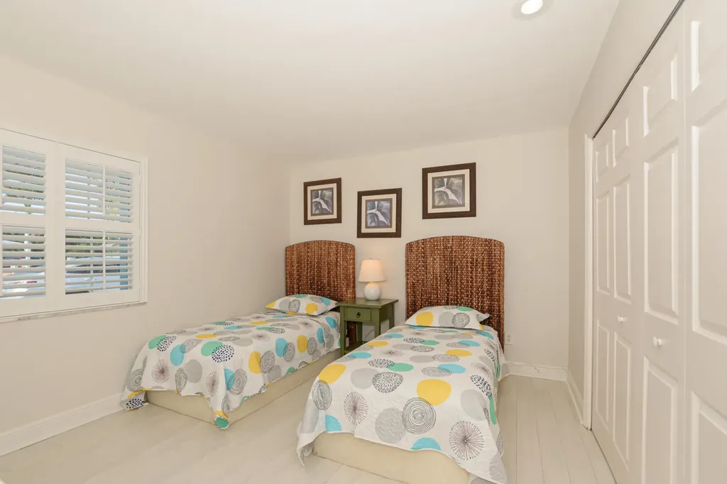 1530 SE Sunshine Avenue Port St Lucie FL 34952
