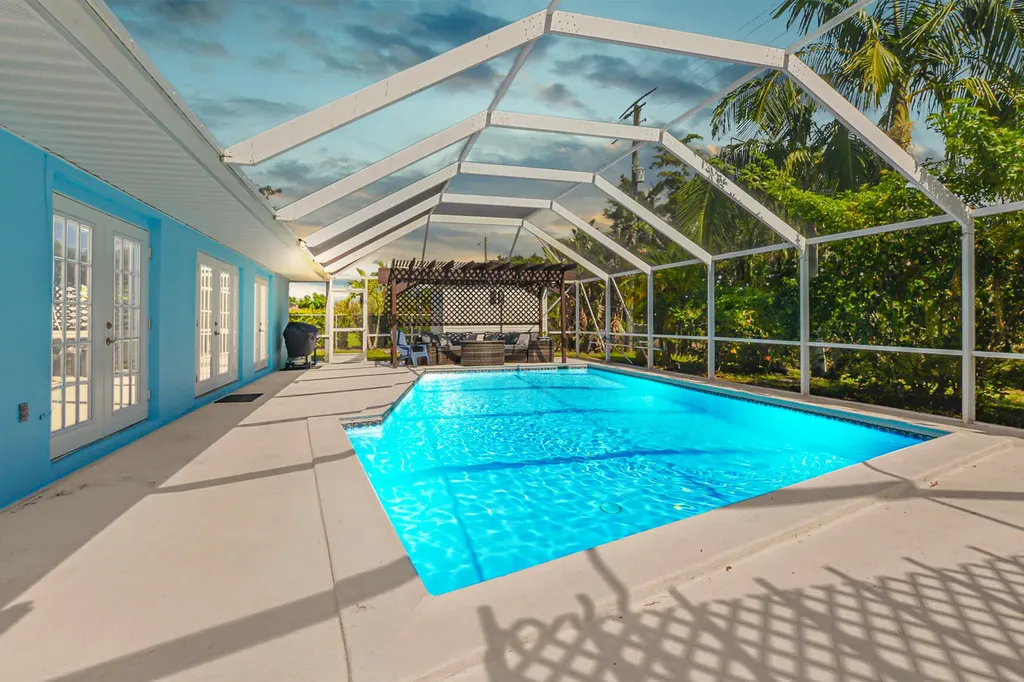 1530 SE Sunshine Avenue Port St Lucie FL 34952