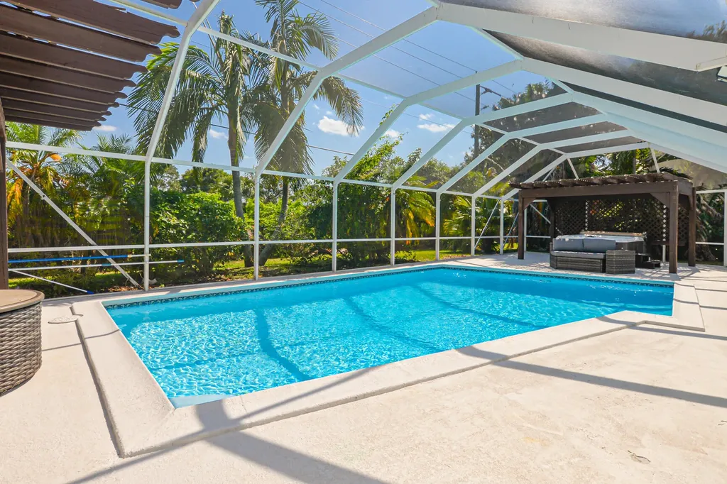 1530 SE Sunshine Avenue Port St Lucie FL 34952