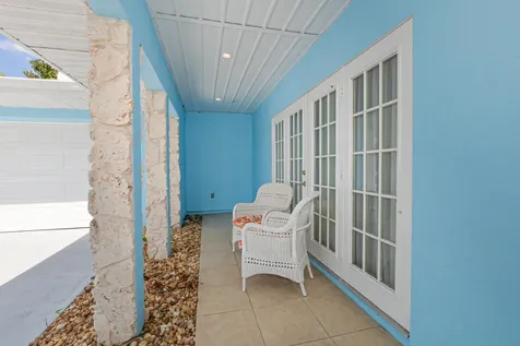 1530 SE Sunshine Avenue Port St Lucie FL 34952