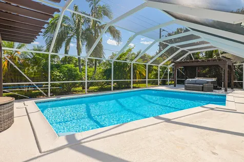 1530 SE Sunshine Avenue Port St Lucie FL 34952