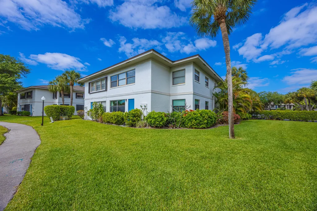 3001 SW 21st Terrace Delray Beach FL 33445