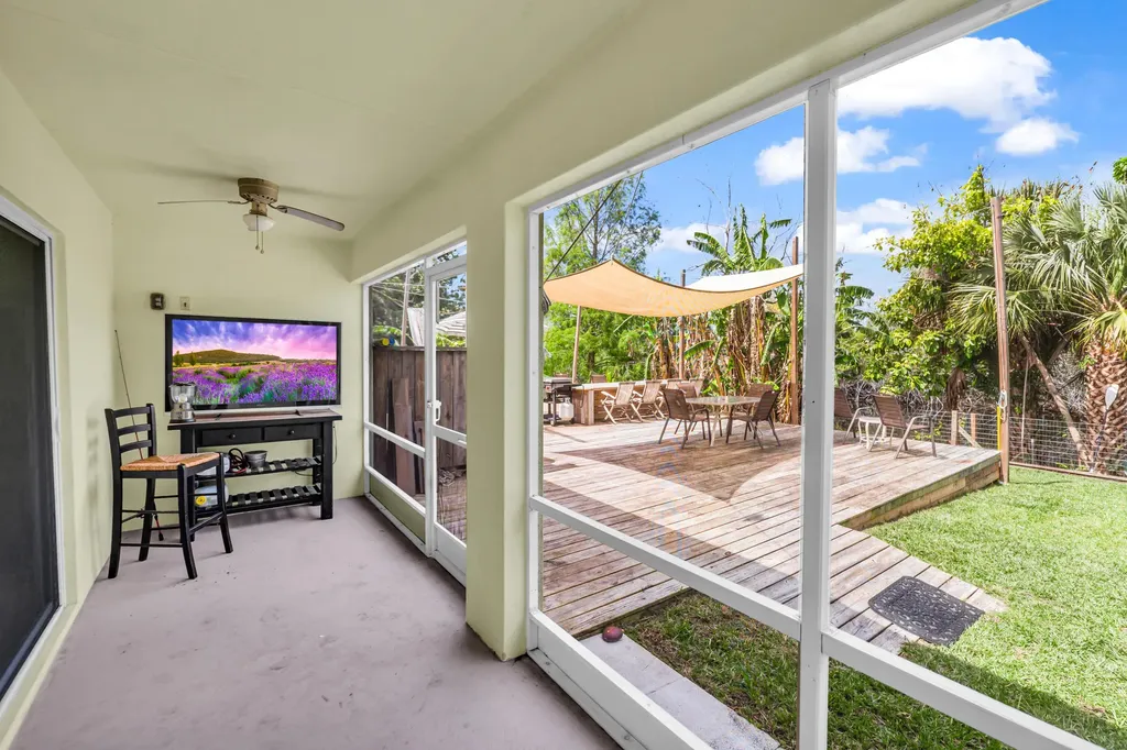 2530 SE Hemsing Street Port St Lucie FL 34984