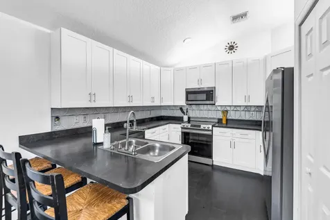 2530 SE Hemsing Street Port St Lucie FL 34984