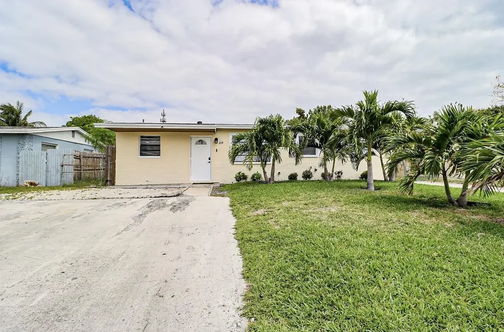 219 NE 6th Avenue Boynton Beach FL 33435