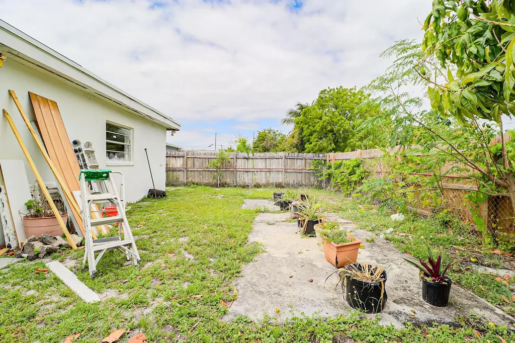 219 NE 6th Avenue Boynton Beach FL 33435