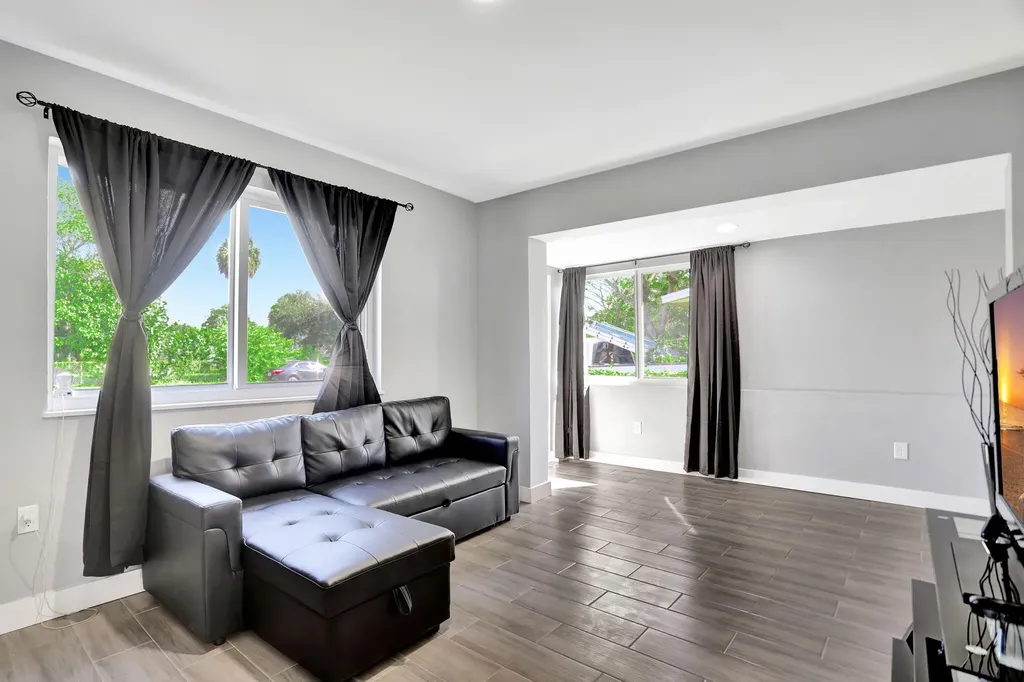 3440 NW 8th Court Fort Lauderdale FL 33311