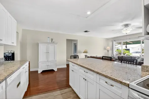 112 SW 9th Street Boynton Beach FL 33426