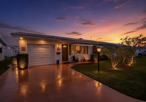 112 SW 9th Street Boynton Beach FL 33426