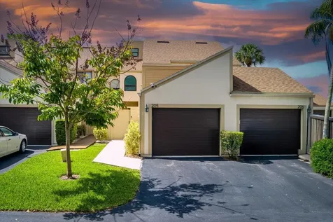 1102 SE Mitchell Avenue Port St Lucie FL 34952