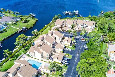 1102 SE Mitchell Avenue Port St Lucie FL 34952