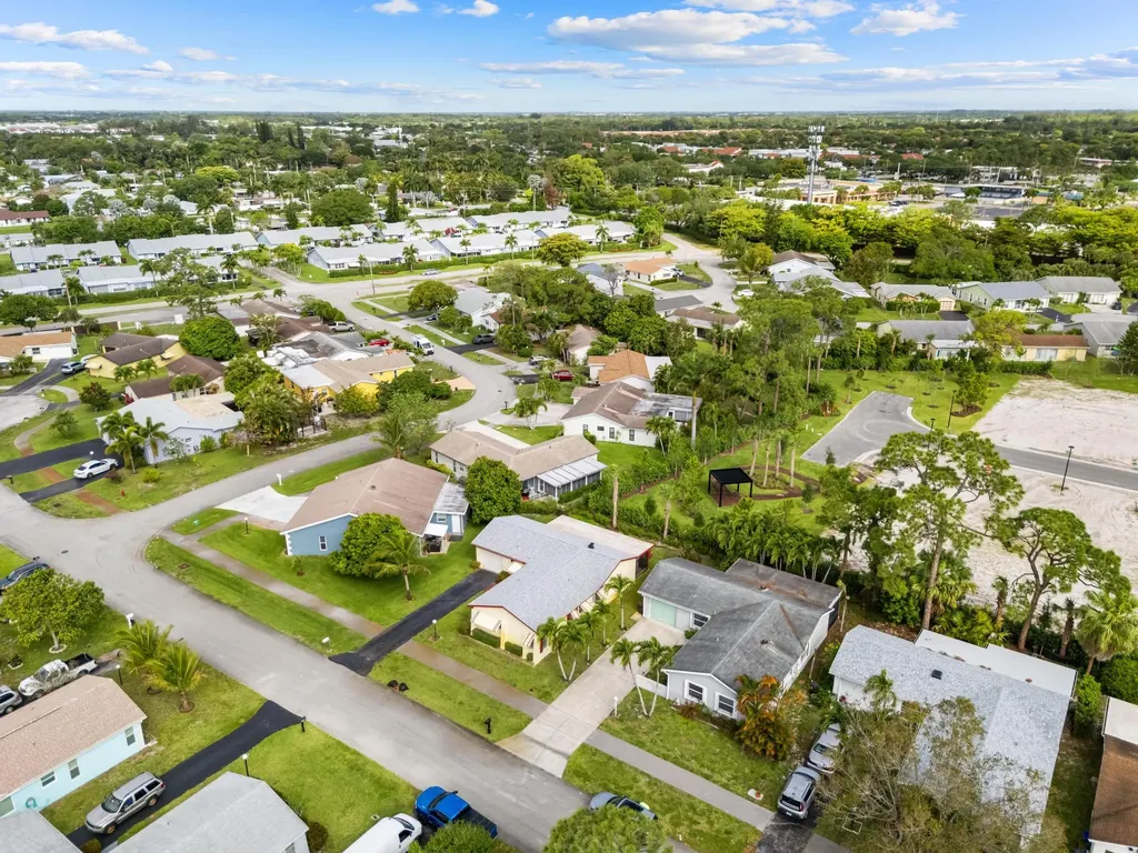 7281 N Pine Park Drive N Lake Worth FL 33467