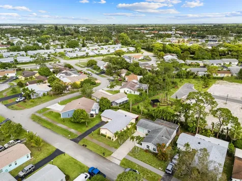 7281 N Pine Park Drive N Lake Worth FL 33467