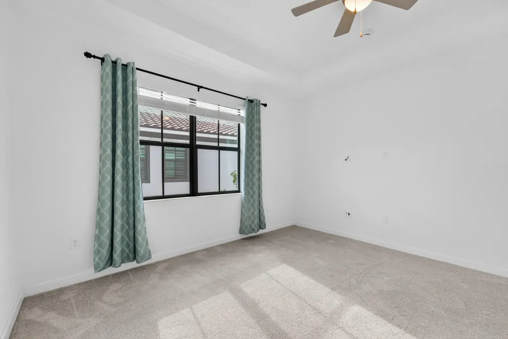 537 SE Fascino Circle Port St Lucie FL 34984