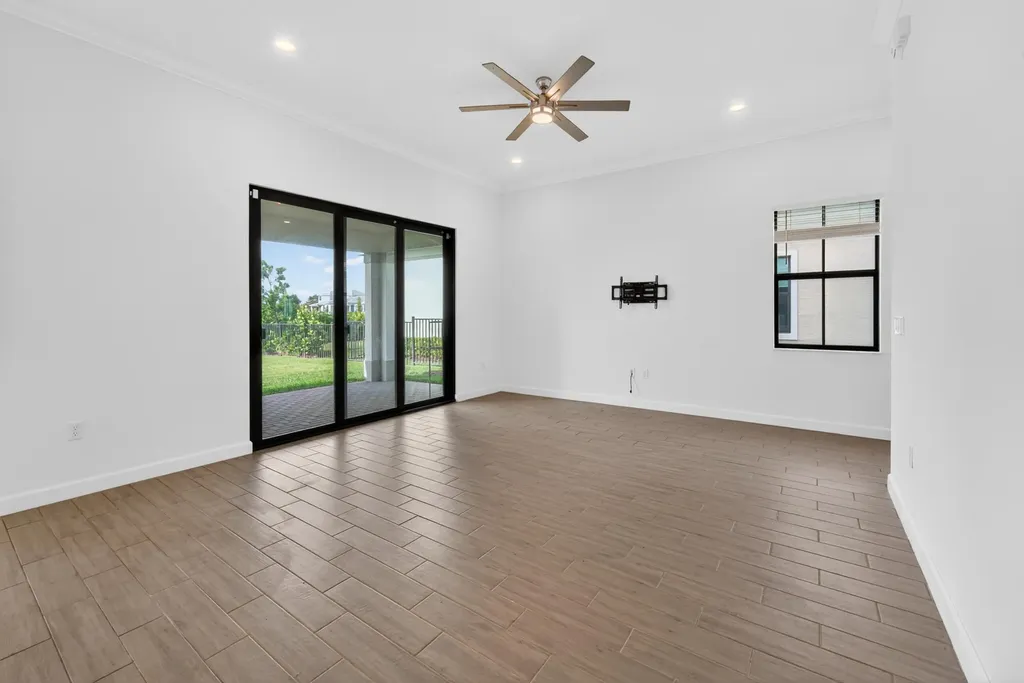 537 SE Fascino Circle Port St Lucie FL 34984