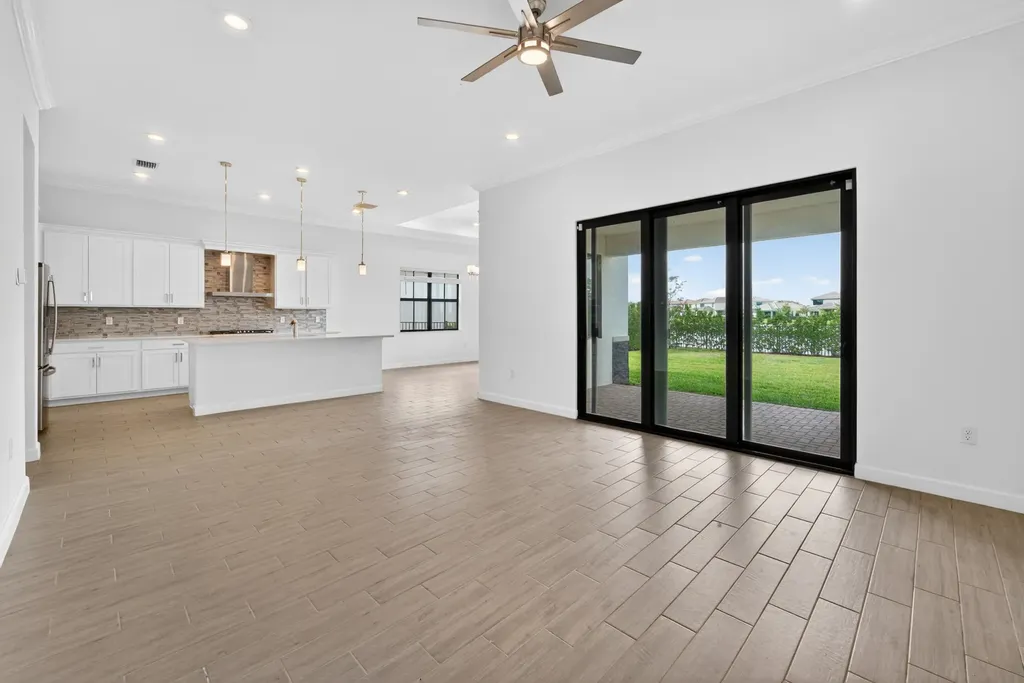 537 SE Fascino Circle Port St Lucie FL 34984