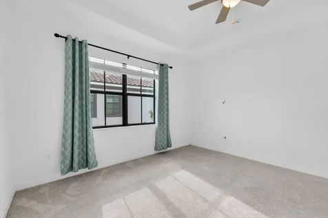 537 SE Fascino Circle Port St Lucie FL 34984
