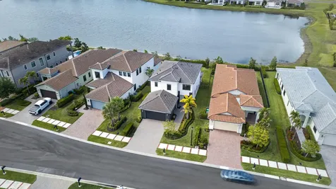 537 SE Fascino Circle Port St Lucie FL 34984