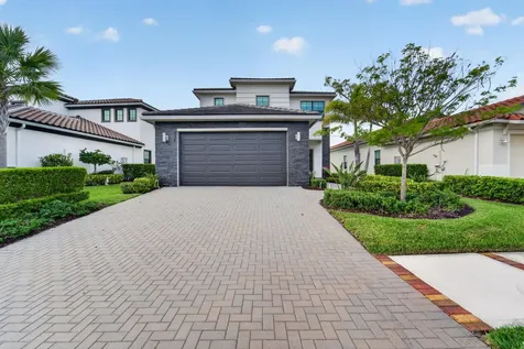 537 SE Fascino Circle Port St Lucie FL 34984