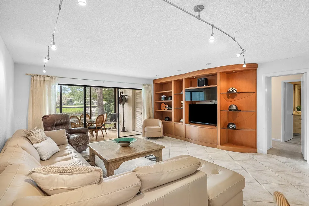 22 Westgate Lane Boynton Beach FL 33436