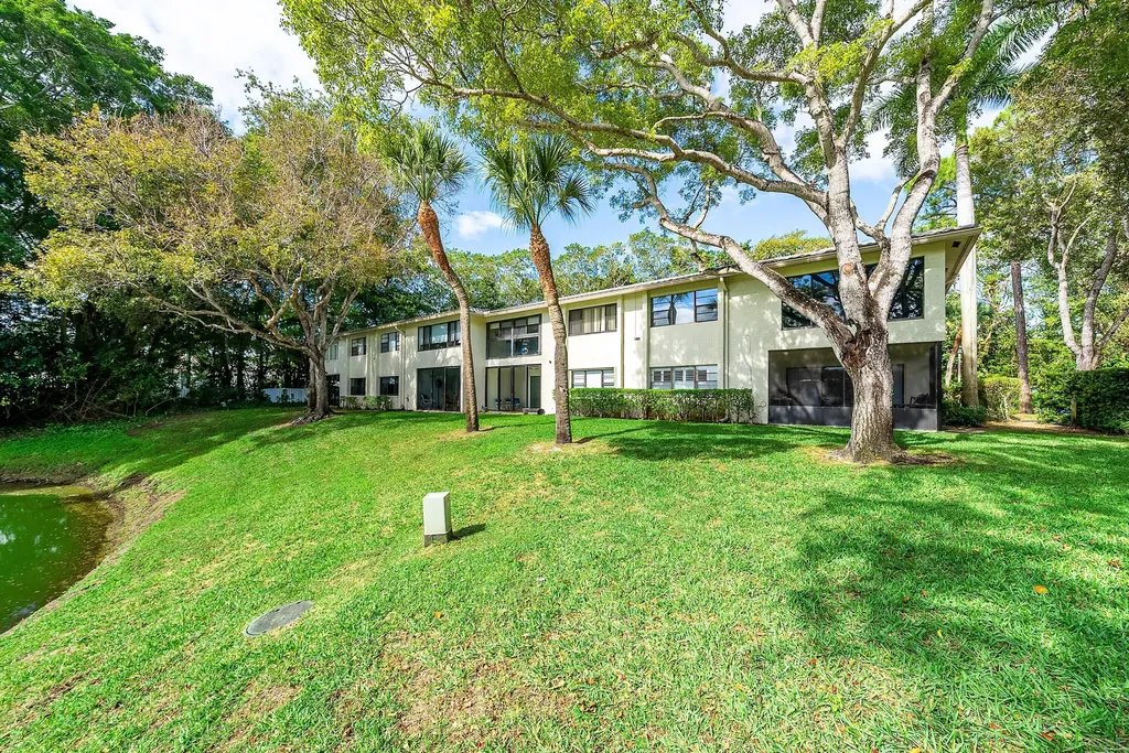 22 Westgate Lane Boynton Beach FL 33436
