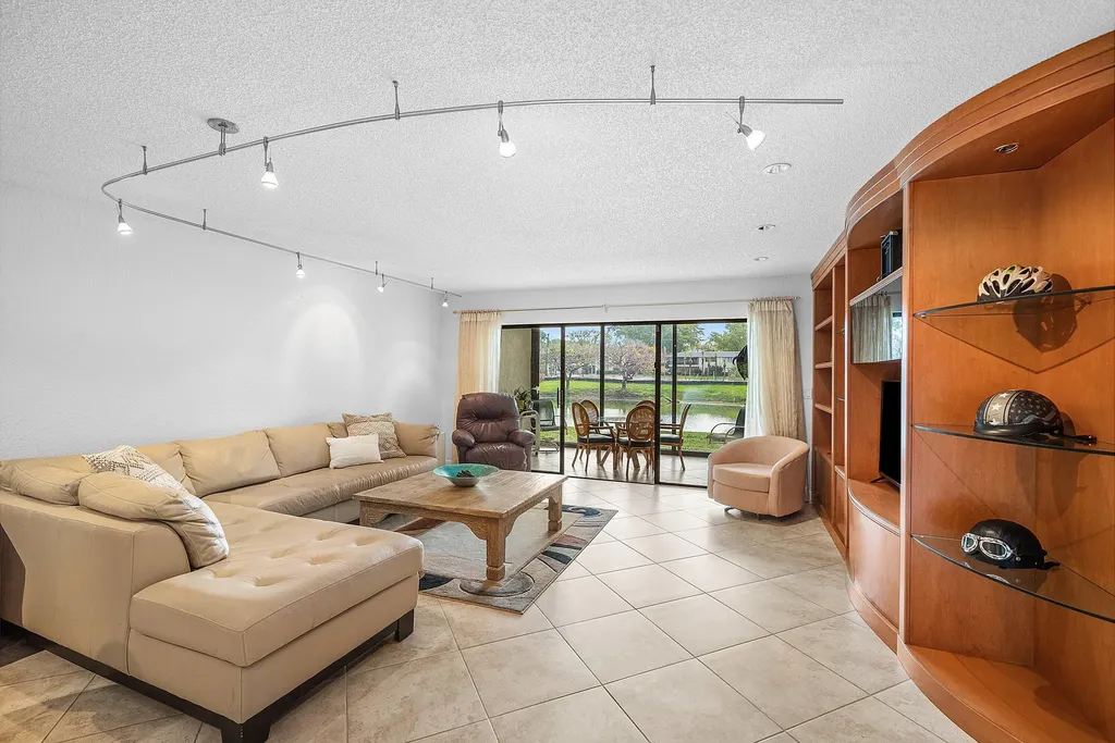 22 Westgate Lane Boynton Beach FL 33436