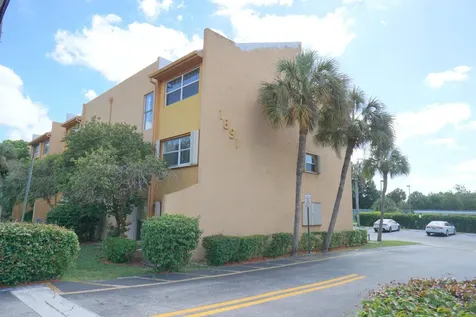 1891 SW 81st Avenue North Lauderdale FL 33068