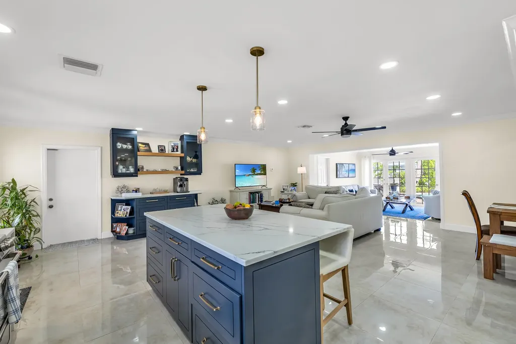 4920 NE 28th Avenue Lighthouse Point FL 33064